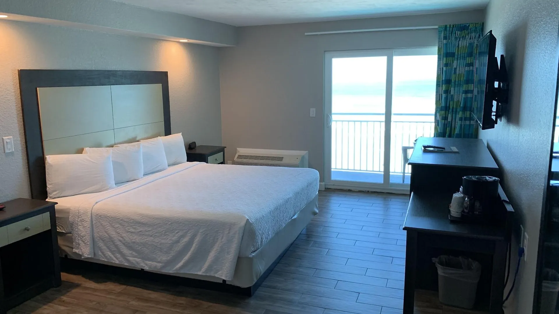 Boardwalk Inn And Suites Daytona Beach
